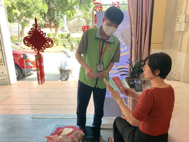 三鄉鎮開展“宣傳進商鋪·禁毒不打烊”活動1.JPG