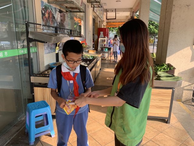 三鄉鎮開展“守護校園安全，護學禁毒兩不誤”宣傳活動三鄉鎮開展“守護校園安全，護學禁毒兩不誤”宣傳活動