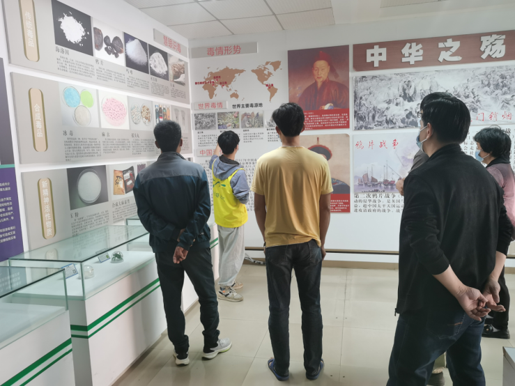 阜沙鎮禁毒信息〔2022〕第131期--【全民禁毒宣傳月】阜沙禁毒辦組織群眾參觀禁毒教育基地（202