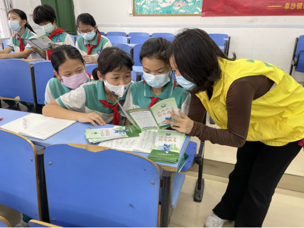 阜沙鎮禁毒信息〔2022〕第254期--【禁毒攻堅】“無毒青春，健康校園”—阜沙鎮開展禁毒宣傳進校園