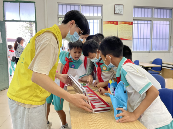 阜沙鎮禁毒信息〔2022〕第254期--【禁毒攻堅】“無毒青春，健康校園”—阜沙鎮開展禁毒宣傳進校園