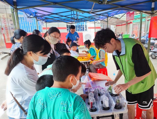 三鄉鎮開展“親子游園樂融融，大手小手齊禁毒“宣傳活動圖片2.jpg